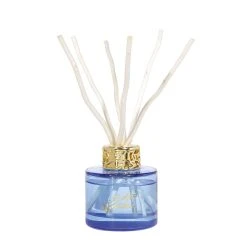 Maison Berger Coffret Duo Mini Bouquet Parfumé Et Bougie Lolita Parme Parfum Lolita Lempicka 6 Maison Berger Coffret Duo Mini Bouquet Parfumé Et Bougie Lolita Parme Parfum Lolita Lempicka -SEMA DESIGN Boutique 650935 FRN02 WEB