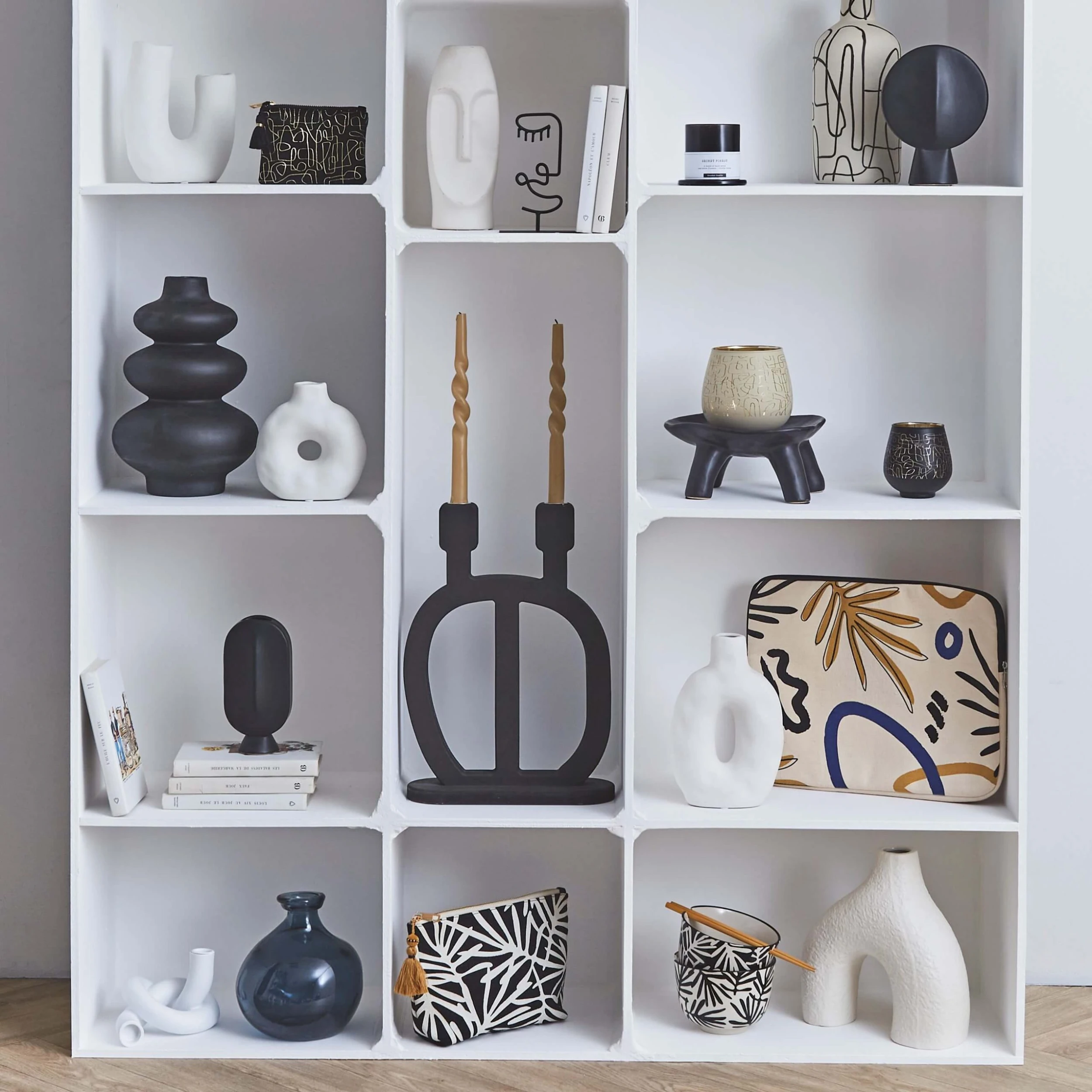 SEMA DESIGN Vase Ligne Blanc Casse D12xh25cm Gres 3 SEMA DESIGN Vase Ligne Blanc Casse D12xh25cm Gres – Image 3