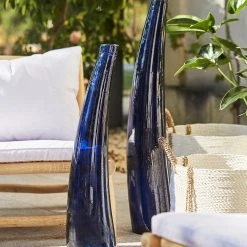 Côté Table Vase Courbe Andalou Indigo D20xh100cm Verre Recyclé 9 Côté Table Vase Courbe Andalou Indigo D20xh100cm Verre Recyclé -SEMA DESIGN Boutique bf054 amb hd 2022 01 pe ct 12330